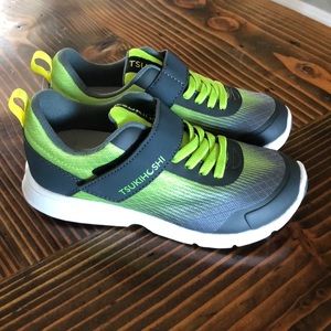 Tsukihoshi little boys size 12 shoes